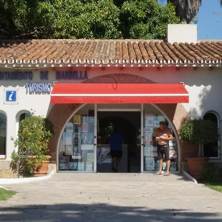 Spacious 3 Bedroom 2nd Line Center Marbella