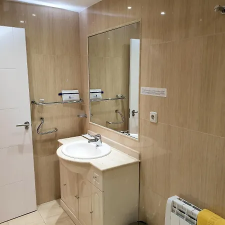 Spacious 3 Bedroom 2nd Line Center * Marbella