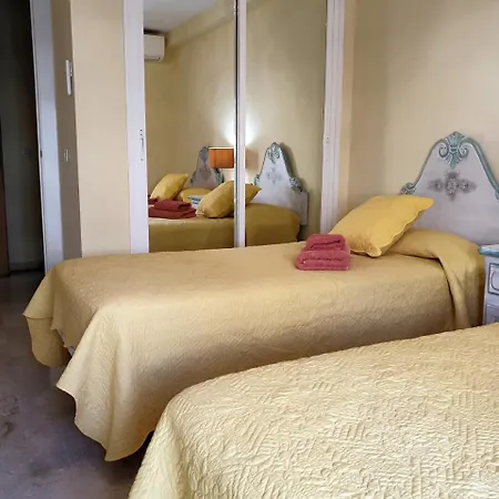 Spacious 3 Bedroom 2nd Line Center Apartment Marbella